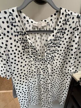 LOFT White & Black Polka Dot V-Neck Blouse